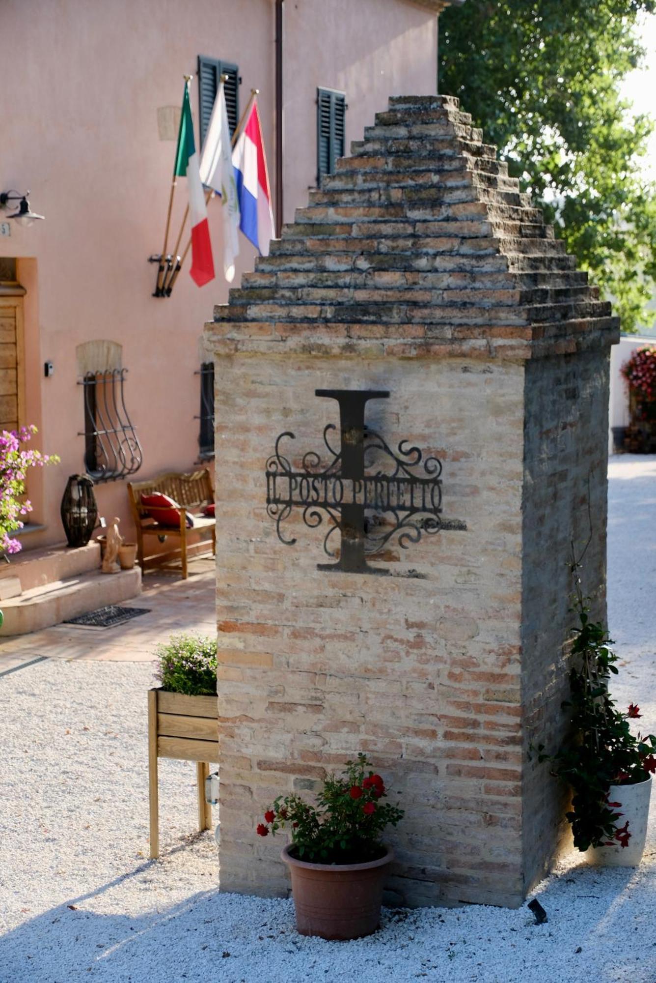 Bed and Breakfast Il Posto Perfetto Santa Maria Nuova  Zewnętrze zdjęcie